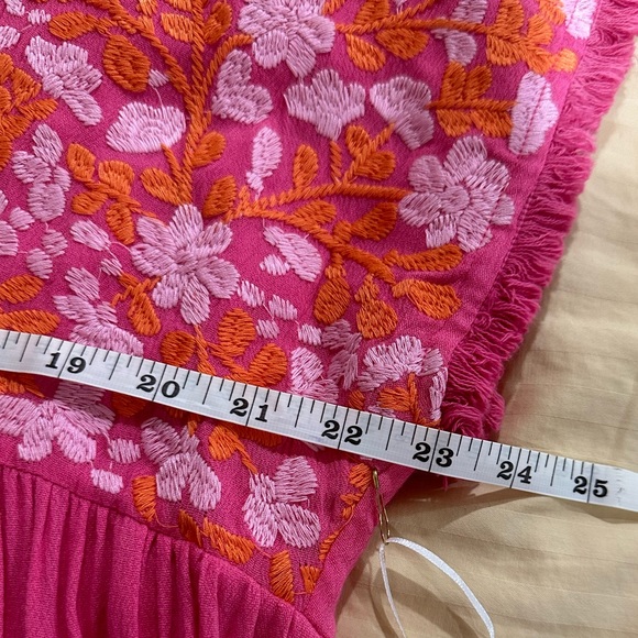 J.Marie 💕💕 embroidery top - Picture 3 of 9